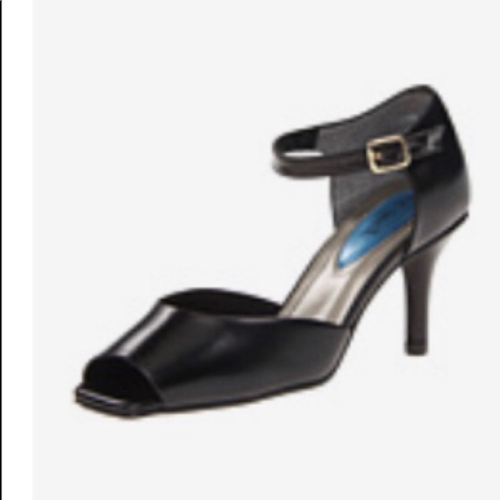 Fitzwell Heels Size 9W